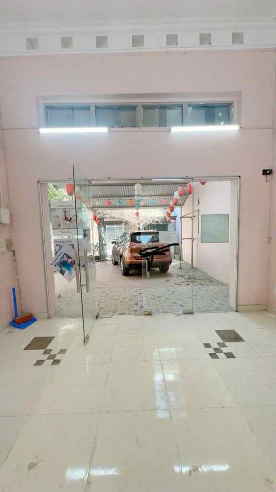 bán nhà Ngọc Thuỵ, 130m, mặt tiền 6.5m, ngõ ôtô thông, 7 chỗ vào nhà