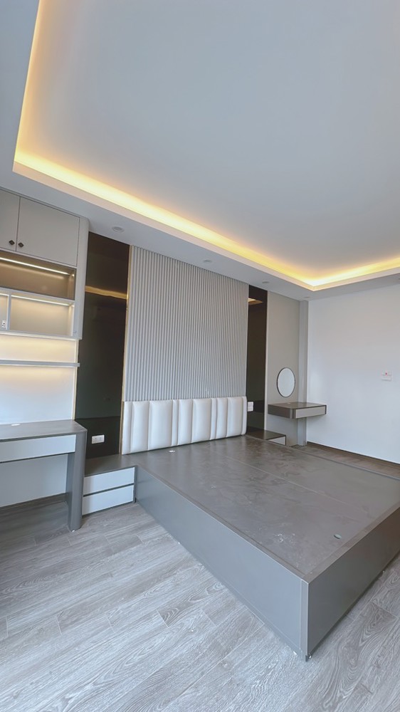 BÁN NHÀ THƯỢNG THANH- LONG BIÊN 72M- THANG MÁY-NHỈNH12 TỶ(TL)