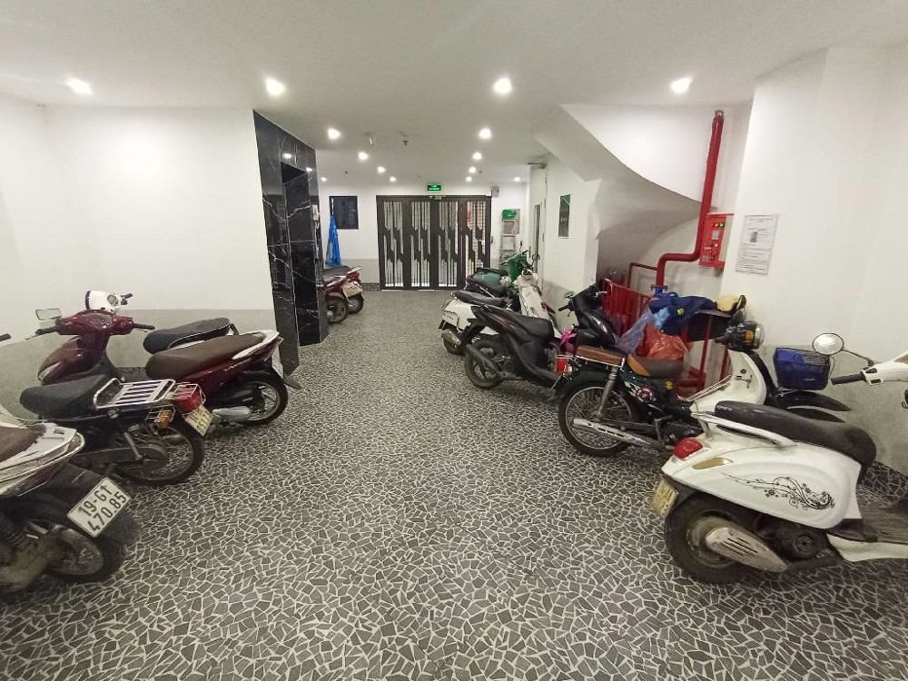 BÁN CHUNG CƯ MINI 18 PHÒNG, GẦN VIỆN E, THÁNG THU 100 TRIỆU