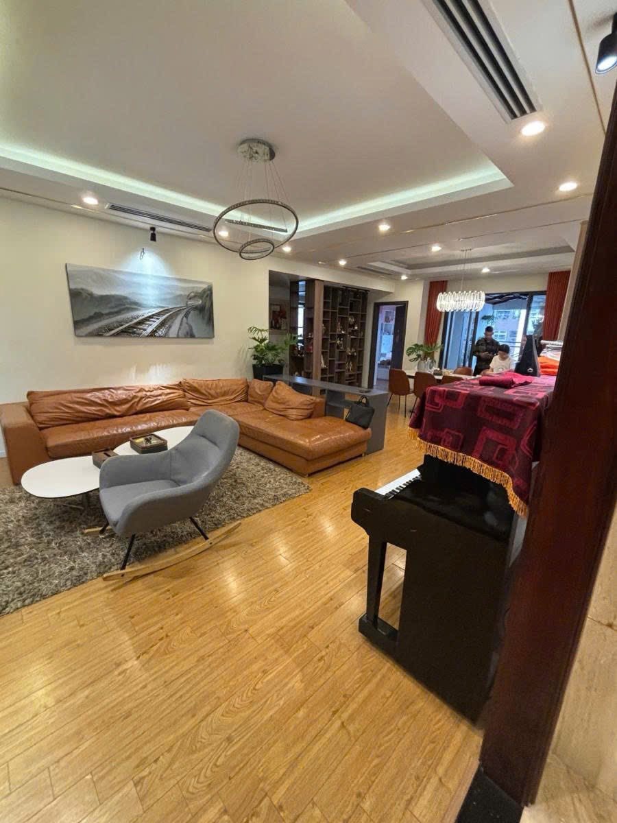 Chung Cư Hoàng Đạo Thúy - 181m² - 3PN - 21.7 Tỷ - Vị Trí VIP