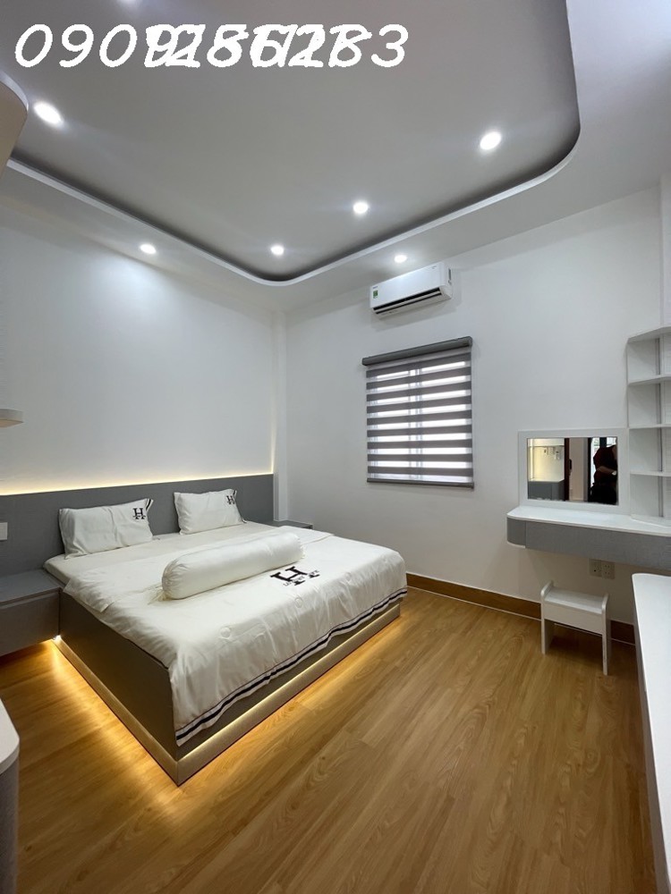 CHỈ HƠN 5 TỶ-NHÀ ĐẸP 3 TẦNG-68M2-KẾ PHÚ MỸ HƯNG-QUẬN 7