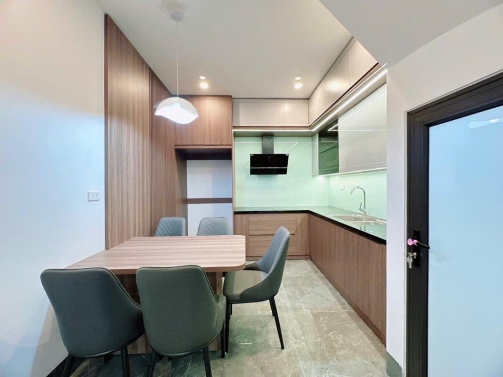 Bán nhà Thanh Nhàn giá 8.x tỷ - Full Nội Thất, 5 Tầng, Đỗ Cửa