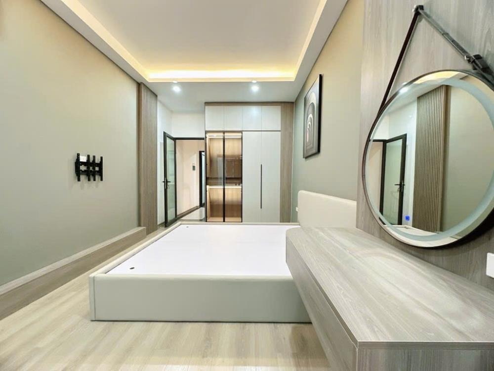 Bán nhà Thanh Nhàn giá 8.x tỷ - Full Nội Thất, 5 Tầng, Đỗ Cửa