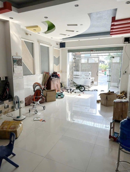 Bán nhà mặt tiền đường số kdc ấp 5 phong phú bình hưng ngay bx Q8