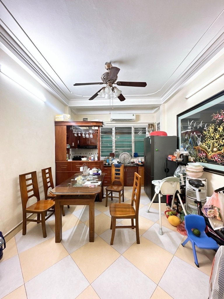 Bán nhà Nguyễn Đức Cảnh - Vị trí đẹp, ô tô vào tận cửa