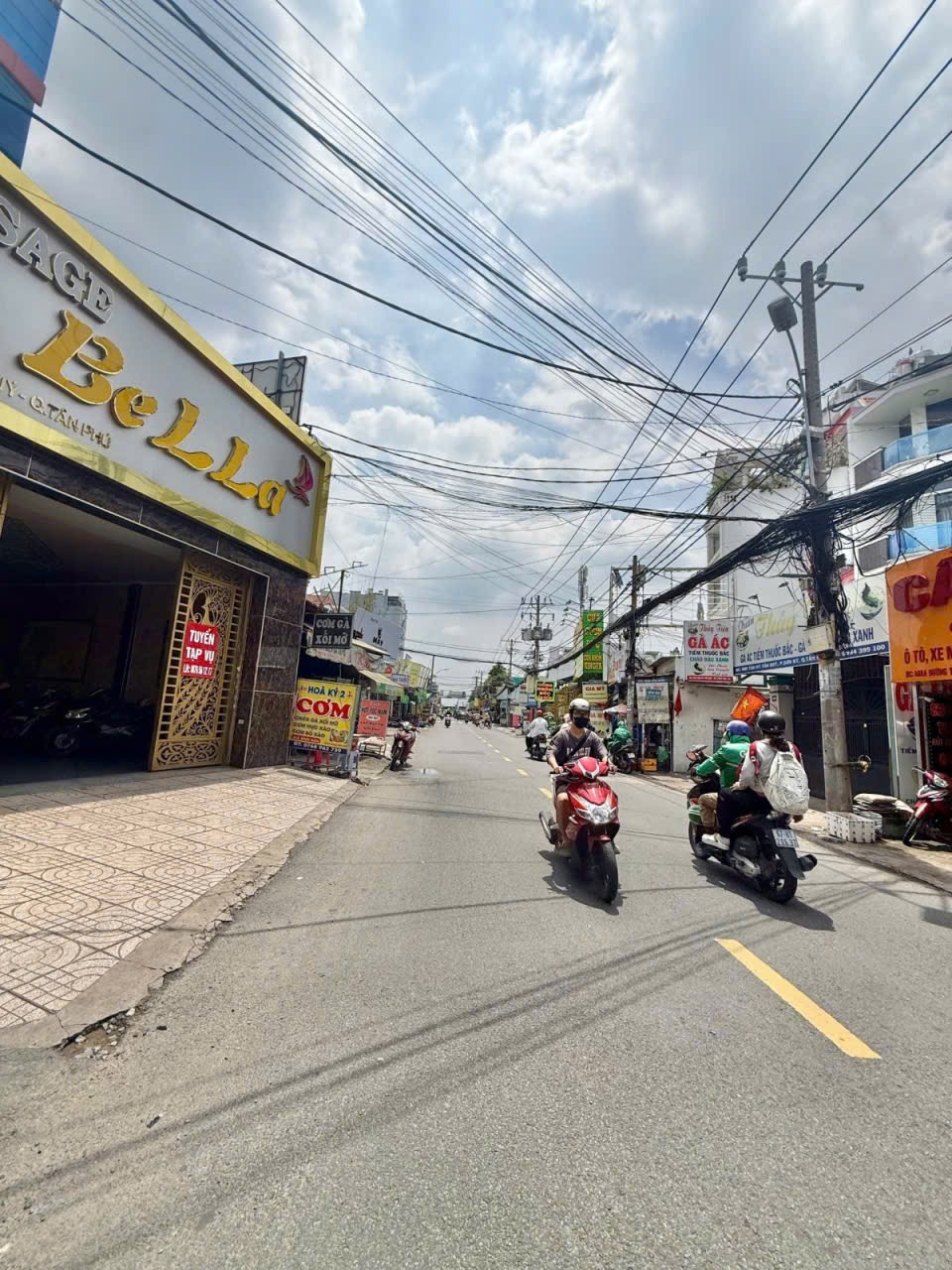 Bán Gấp Nhà Hẻm Oto, Sát Aeon Tân Phú - 3 Tầng BTCT, Giá 3.x Tỷ