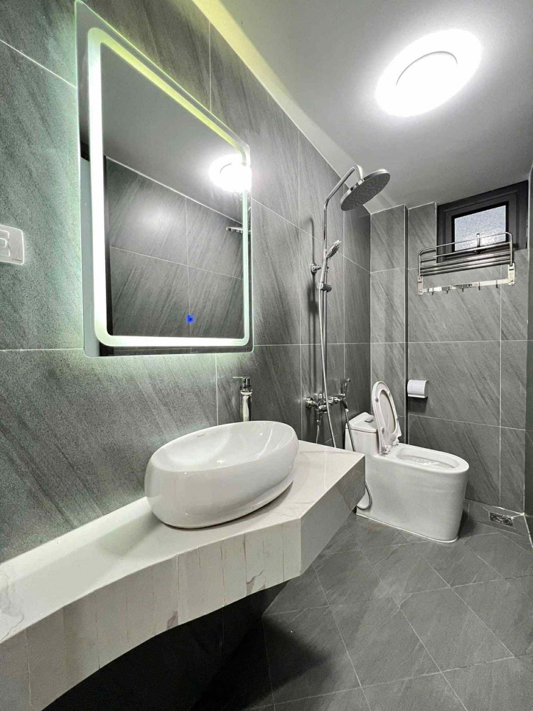 Nay mát trời em Hiếu tiếp tục lên cho anh chị căn 5 tầng tại Phương Canh với mức giá không tưởng
