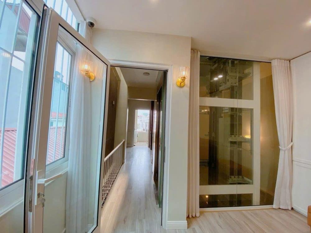 Bán nhà phố Đào Tấn 6 tầng, thang máy, nở hậu - Giá 20 tỷ