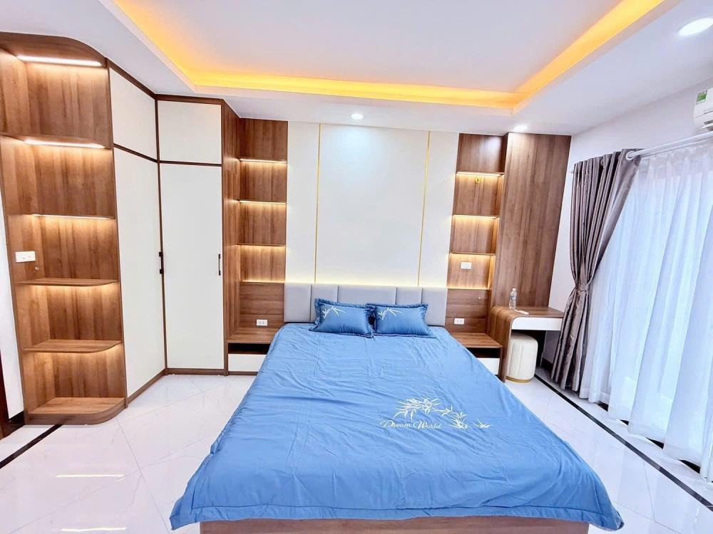 Bán Nhà Phố Văn Cao 5 Tầng Thang Máy, 2 Mặt Ngõ, Giá 15 Tỷ