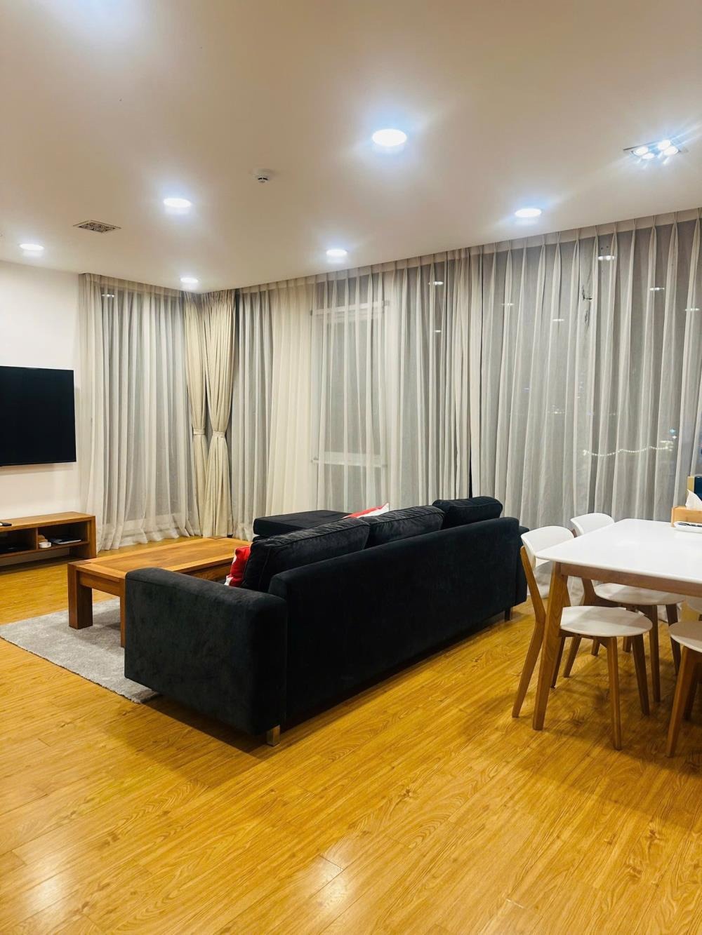 Bán Nhà Mặt Phố Quảng Khánh Tây Hồ 172m2 - 6 Tầng, Lô Góc, View Hồ Tây - Giá 160 Tỷ