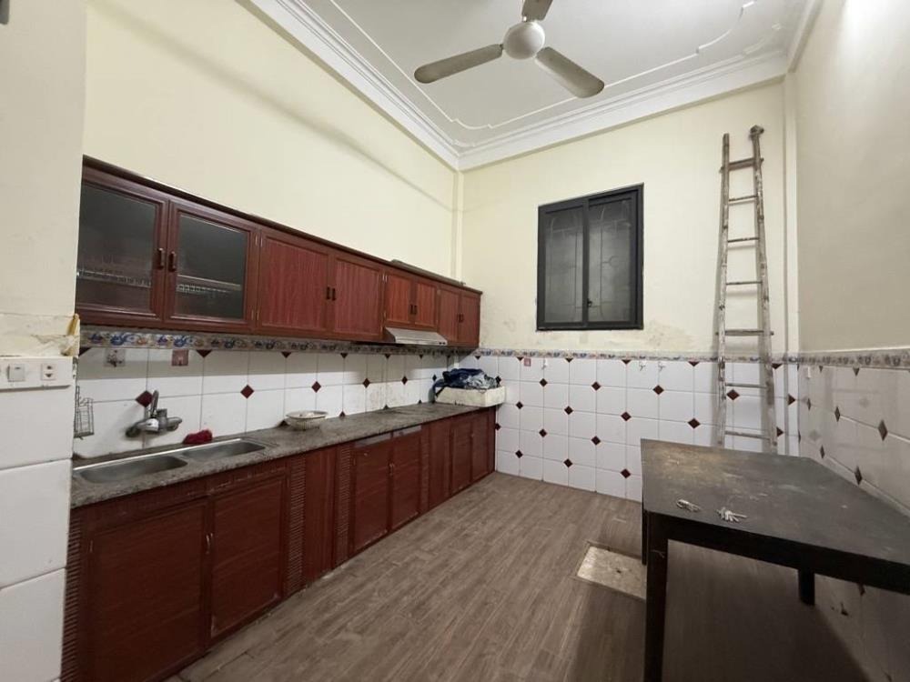Bán nhà Kim Giang, Hà Nội - 39m2, 5 tầng, Giá 7.8 tỷ - Vị trí đẹp, tiện ích đầy đủ