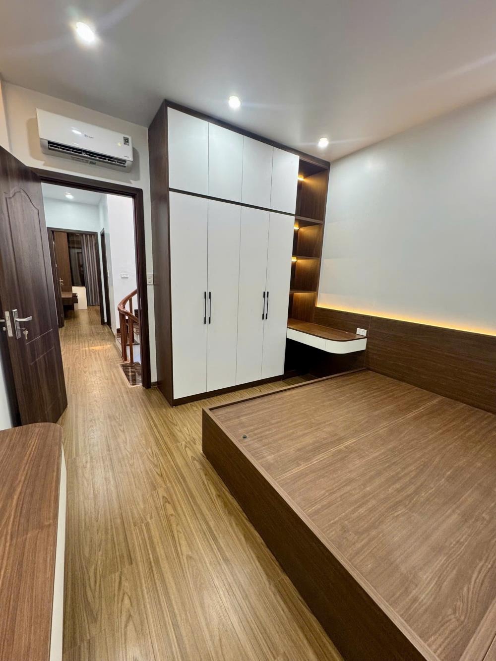 Nhà 2 Mặt Thoáng, Sân Riêng, 4 Tầng, 12.2 Tỷ - Phố Nhân Hòa, Thanh Xuân