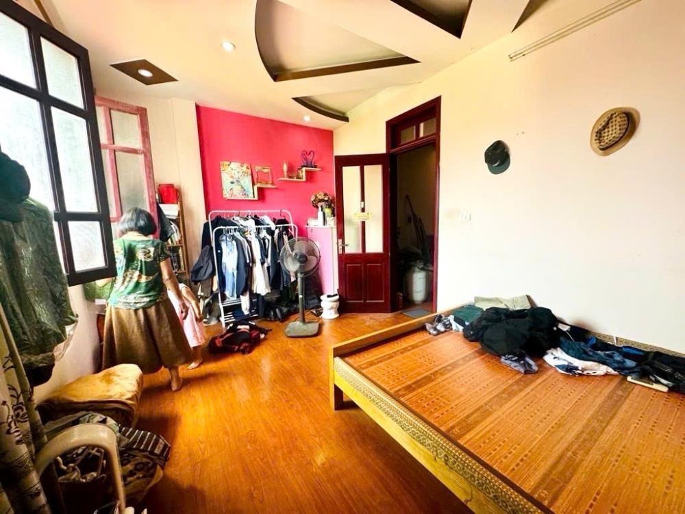 Bán nhà Dịch Vọng Hậu 52m² 6 Tầng, Thang Máy - Giá 10 Tỷ