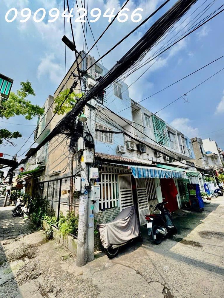 NHÀ QUẬN 7- MẶT TIỀN HẺM XE HƠI - CHỈ 2,99 TỶ - KINH DOANH MUA BÁN TỐT- 3 TẦNG KIÊN CỐ