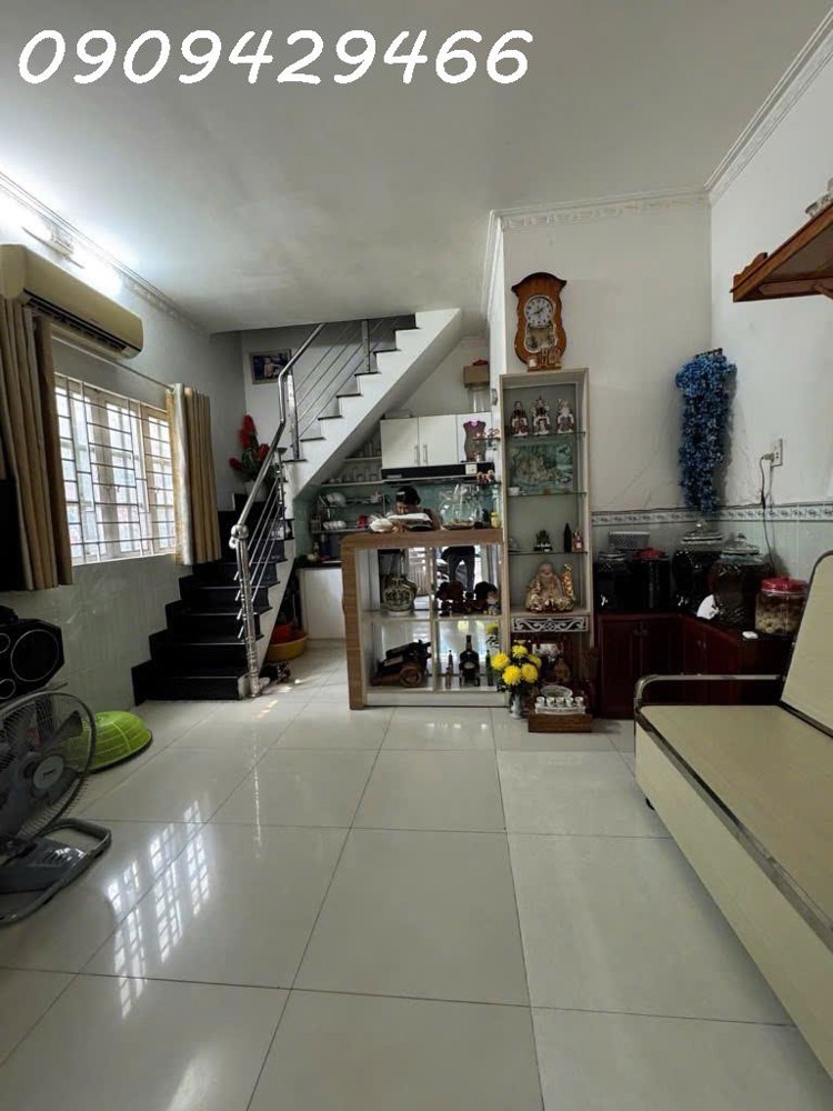 NHÀ QUẬN 7- MẶT TIỀN HẺM XE HƠI - CHỈ 2,99 TỶ - KINH DOANH MUA BÁN TỐT- 3 TẦNG KIÊN CỐ