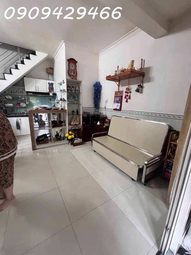 NHÀ QUẬN 7- MẶT TIỀN HẺM XE HƠI - CHỈ 2,99 TỶ - KINH DOANH MUA BÁN TỐT- 3 TẦNG KIÊN CỐ