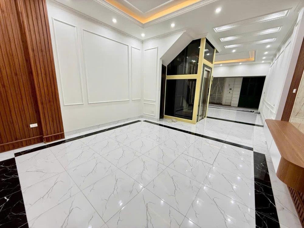 Nhà Mặt Phố Tôn Đức Thắng - 50m2, 6 Tầng, Mặt Tiền 4m - Giá 39 Tỷ