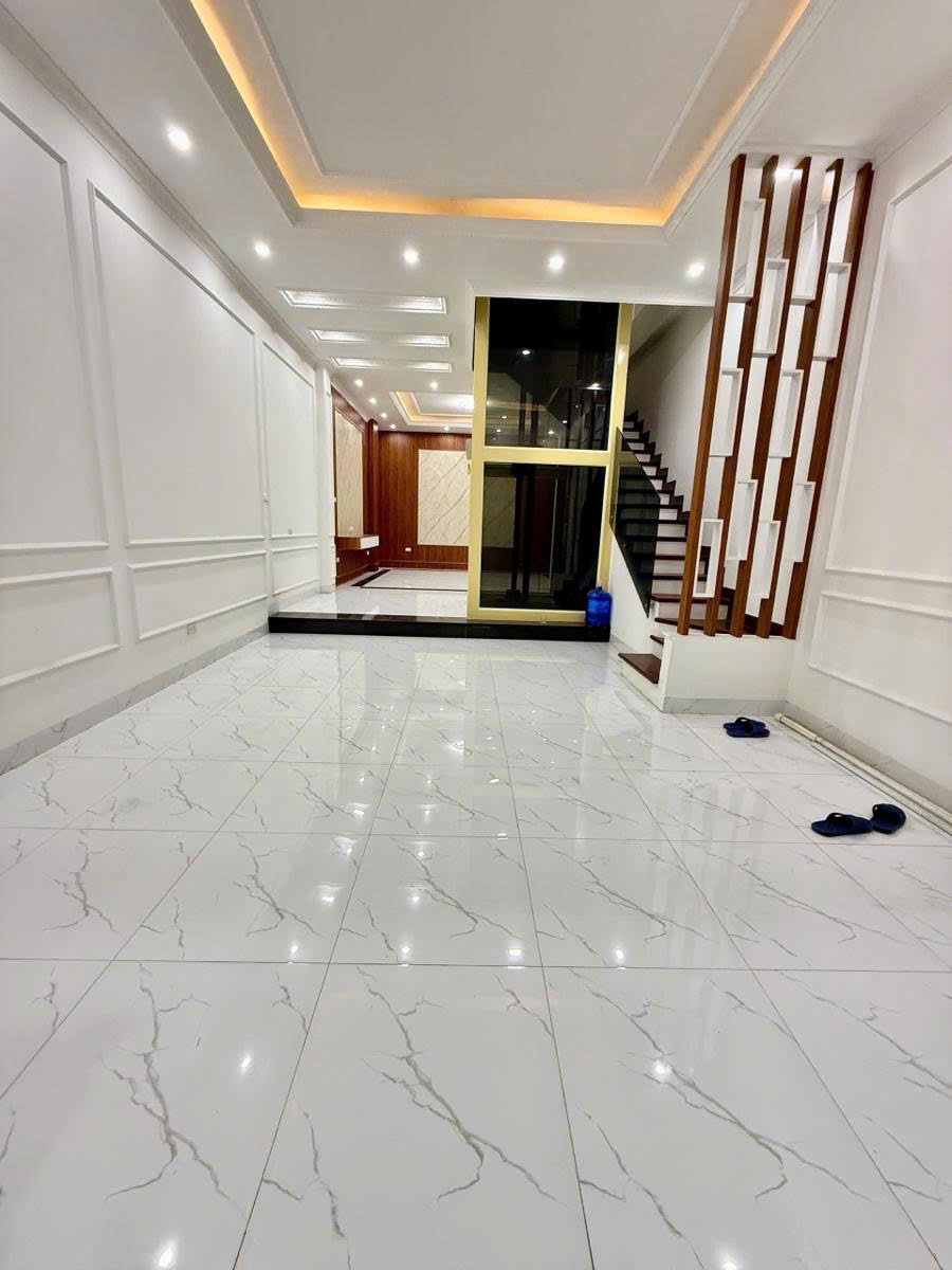 Nhà Mặt Phố Tôn Đức Thắng - 50m2, 6 Tầng, Mặt Tiền 4m - Giá 39 Tỷ