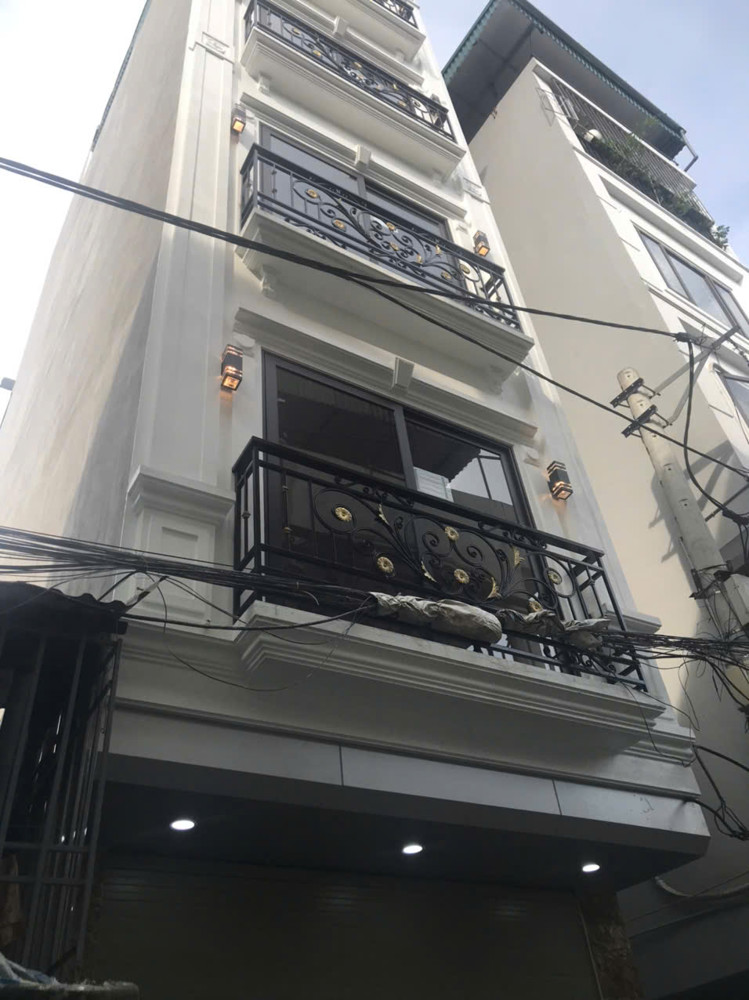 LÔ GÓC Ô TÔ VÀO NHÀ 6 TẦNG 45m2 THANG MÁY HƠN 6 TỶ