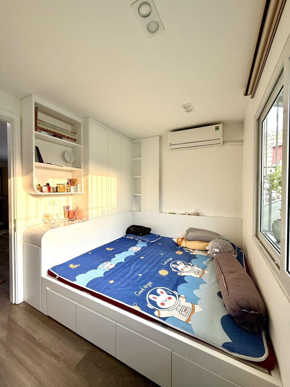 Bán Căn Hộ Tập Thể Phương Mai, Đống Đa - Lô Góc 2 Mặt Thoáng, Ô Tô Đỗ