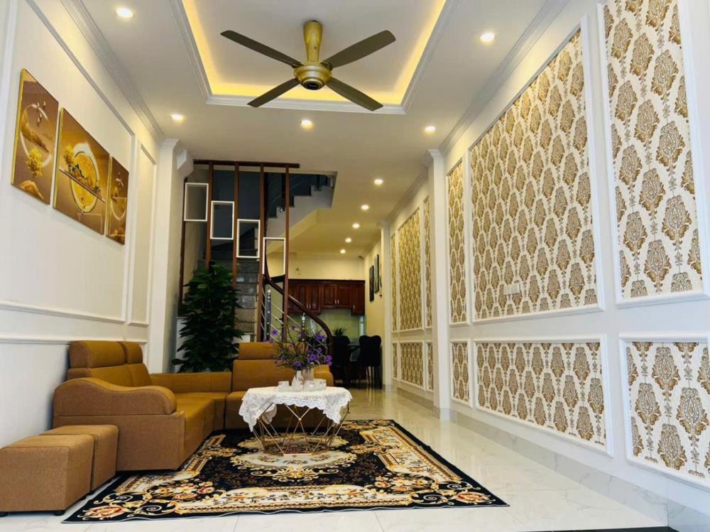 Bán nhà Đông La - Nhà đẹp 42m2, 4 tầng, giá 4.75 tỷ