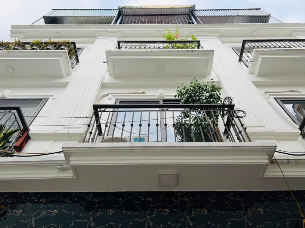 Bán nhà Đông La - Nhà đẹp 42m2, 4 tầng, giá 4.75 tỷ