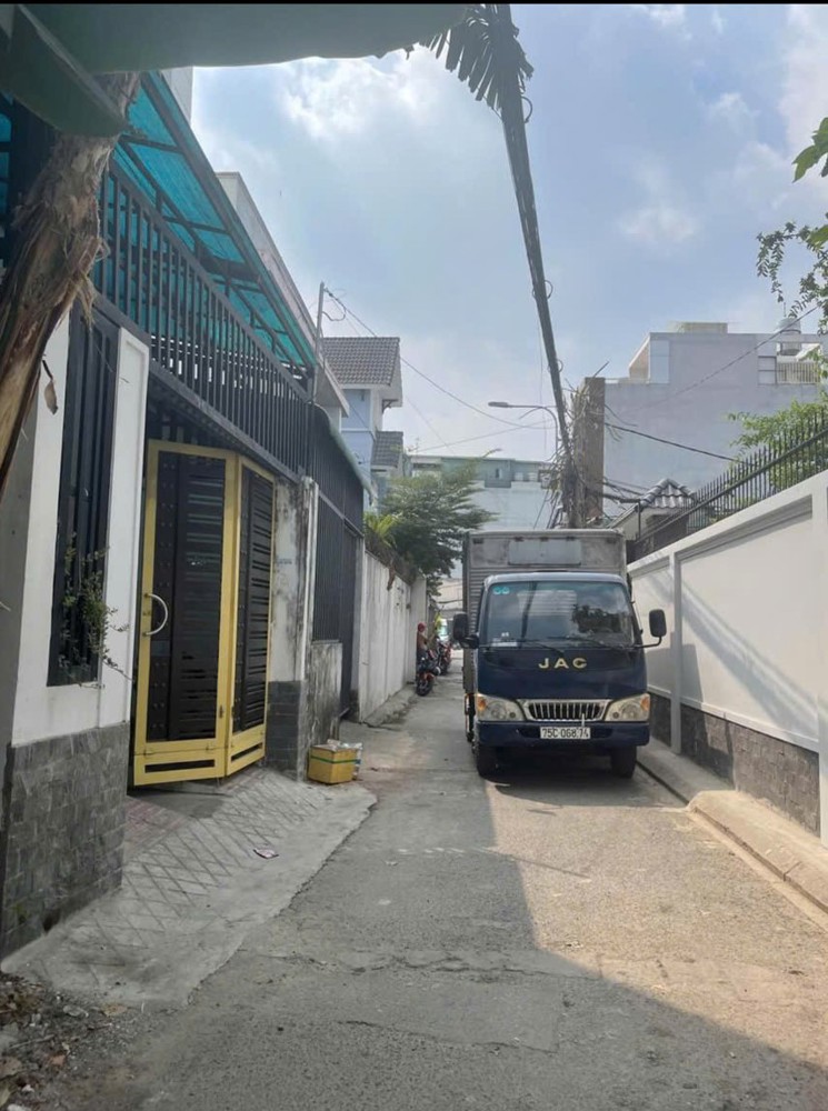 Bán Nhà Chính Chủ Phường Linh Đông - Thủ Đức - Hẻm xe hơi số 63 Đường 36 - Nhà Mới 1T3L - 70m2