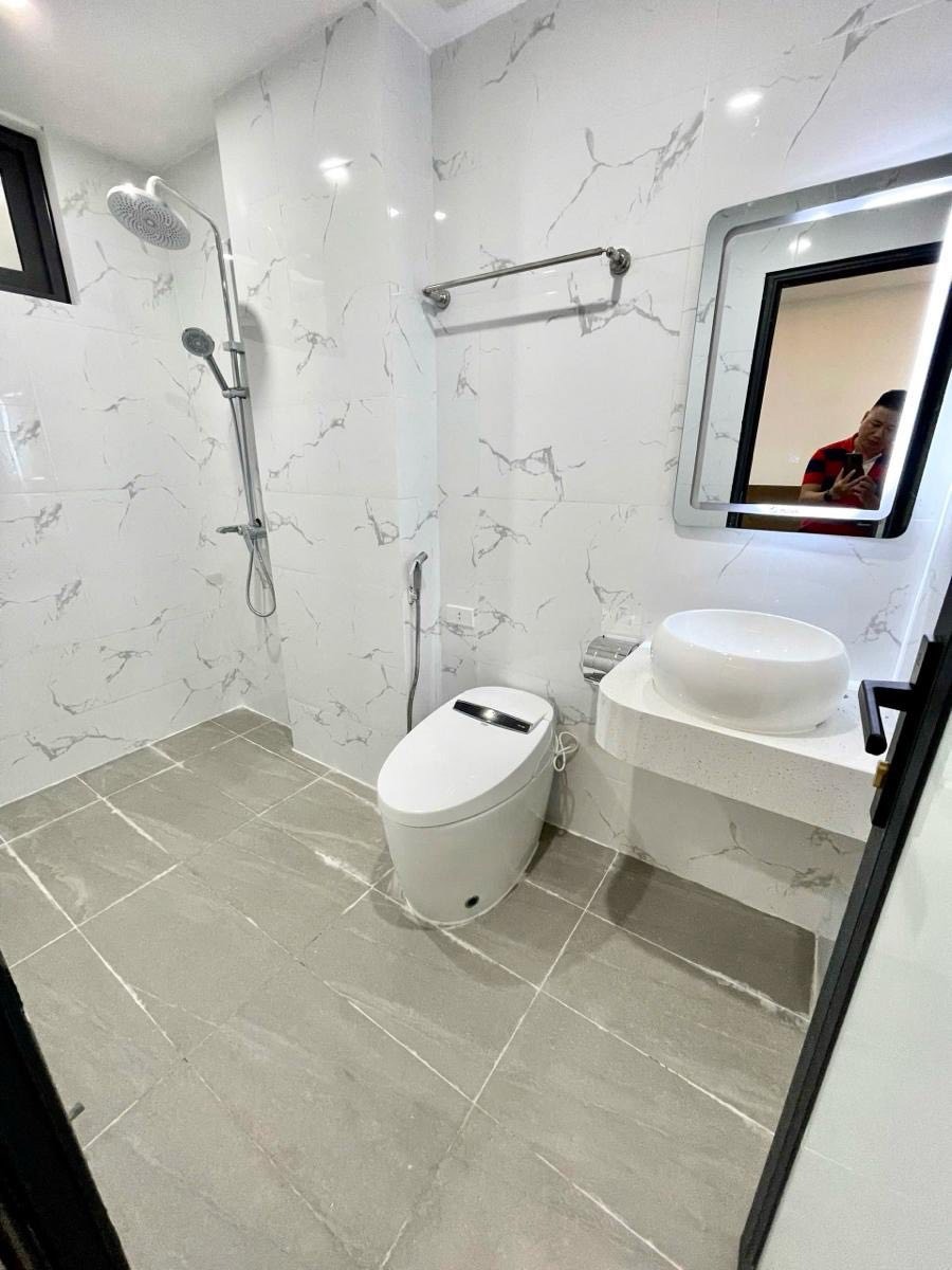 Bán nhà riêng An Dương Vương - 30m² - 5 Tầng - 8.4 Tỷ - Ô Tô Đỗ Cổng