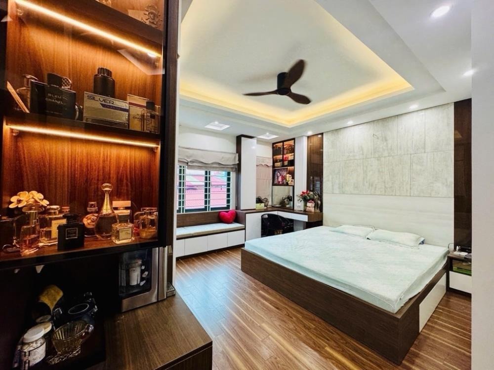 Bán nhà phân lô VIP Huy Du, Nam Từ Liêm - 42m2, 6 Tầng, Giá 15 tỷ