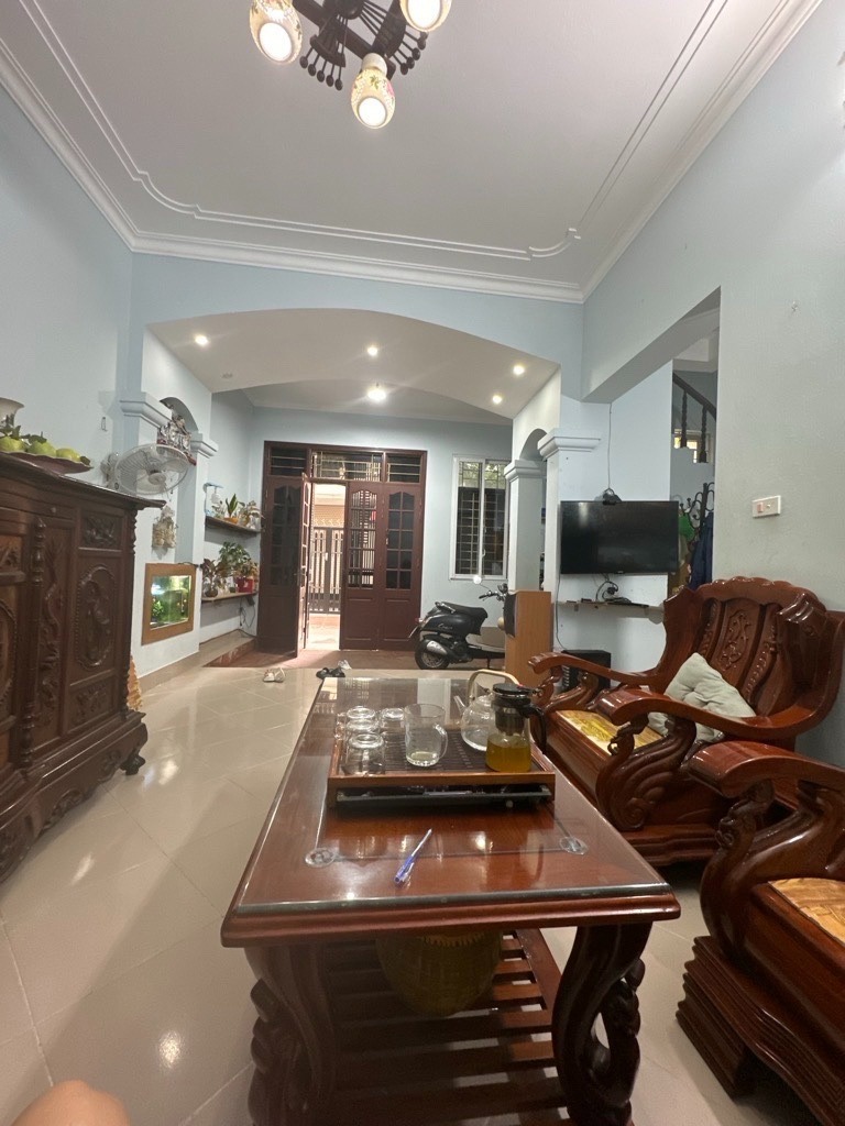 Bán nhà phố Trần Bình, Mai Dịch - 55m2, Mặt tiền 7m, Ô tô vào nhà