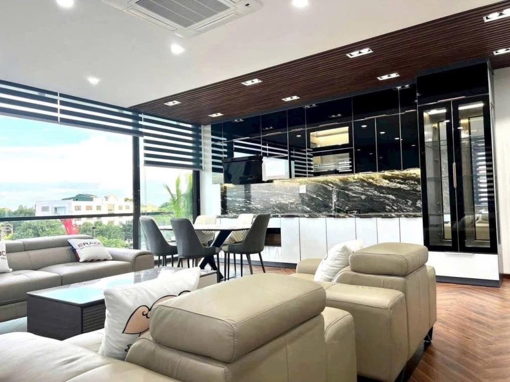 Bán nhà 8 tầng mặt hồ Ngọc Thuỵ, Long Biên - 22 tỷ
