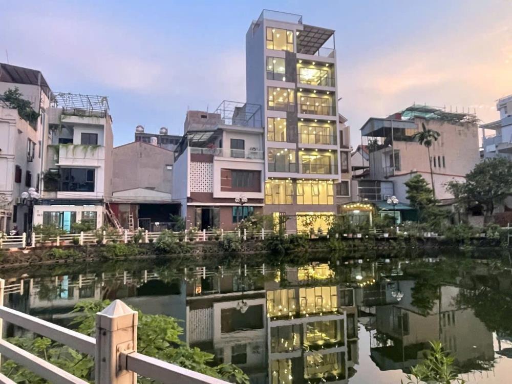 Bán nhà 8 tầng mặt hồ Ngọc Thuỵ, Long Biên - 22 tỷ