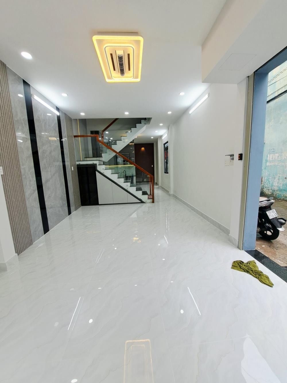 Mặt Tiền Kinh Doanh Ngon - 54m2, 2 Tầng Mới Đẹp - Giá Chỉ 6 tỷ