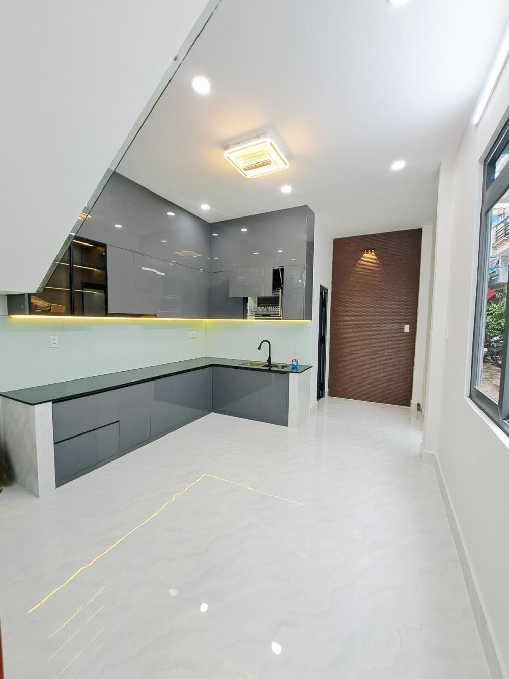 Mặt Tiền Kinh Doanh Ngon - 54m2, 2 Tầng Mới Đẹp - Giá Chỉ 6 tỷ