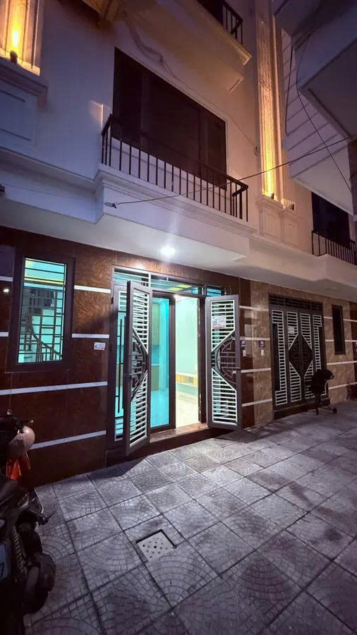 Bán nhà tổ 6 Yên Nghĩa 36 m2 x 5 Tầng Ô TÔ đỗ cửa – Nhà đẹp ở ngay – Gía 5.25 tỷ