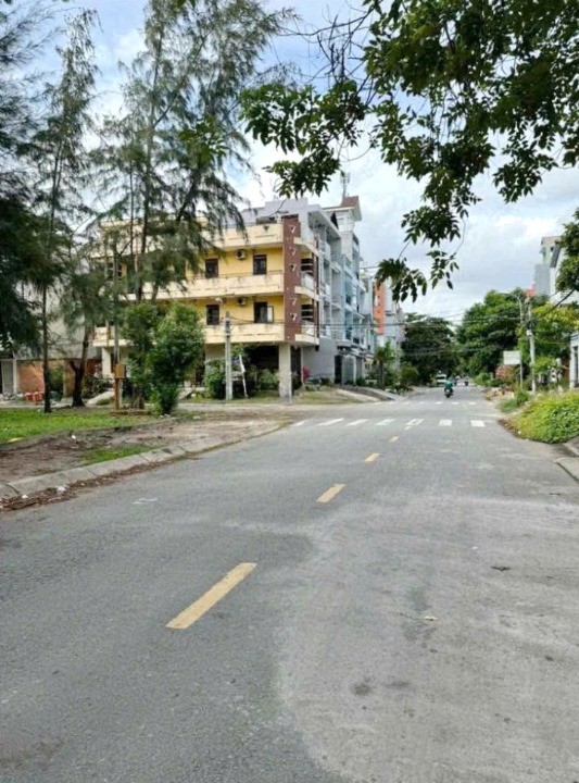 Bán lô đất biệt thự mặt tiền đường số 5 kdc ấp 5 phong phú ngay bx q8