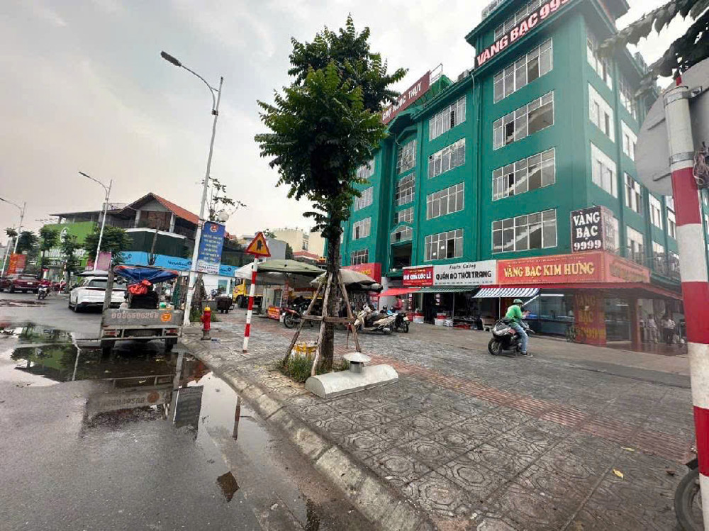 CỰC HIẾM - BÁN NHÀ C4 -  PHỐ BẮC CẦU - BỒ ĐỀ- 35M2 - ĐƯỜNG OTO - VIEW TRƯỜNG HỌC