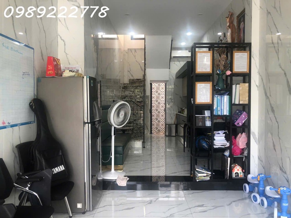 Cho thuê nguyên căn mặt tiền Trường Sa - 3.5X14M -  5 tầng mới 100% -  Giá 35tr 
+ Phù hợp làm vp