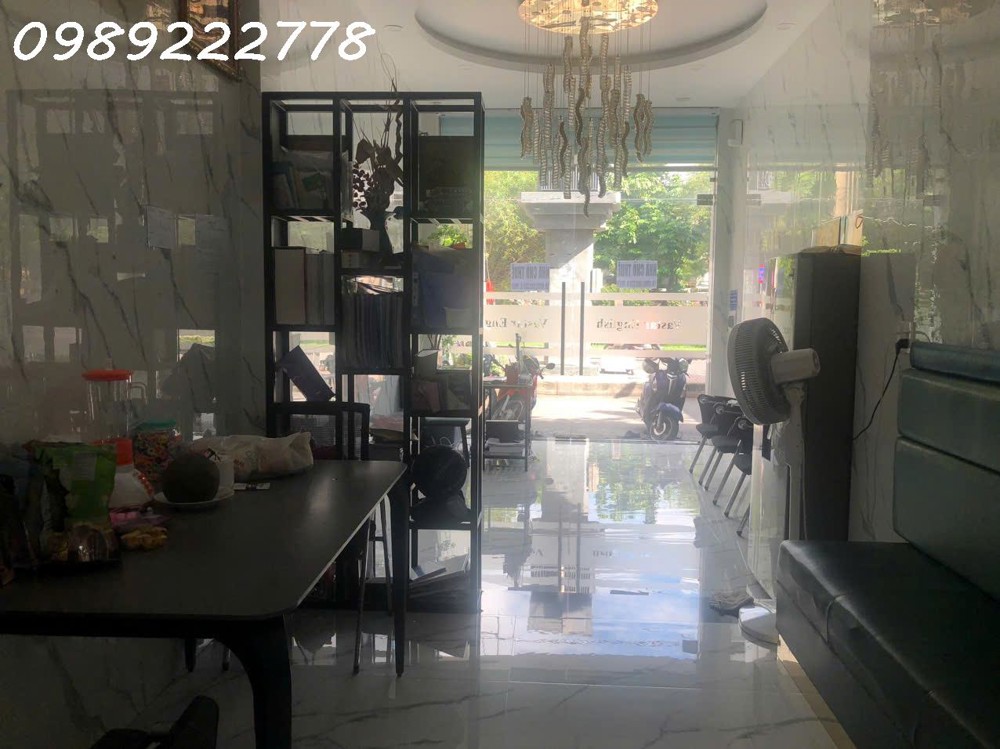 Cho thuê nguyên căn mặt tiền Trường Sa - 3.5X14M -  5 tầng mới 100% -  Giá 35tr 
+ Phù hợp làm vp