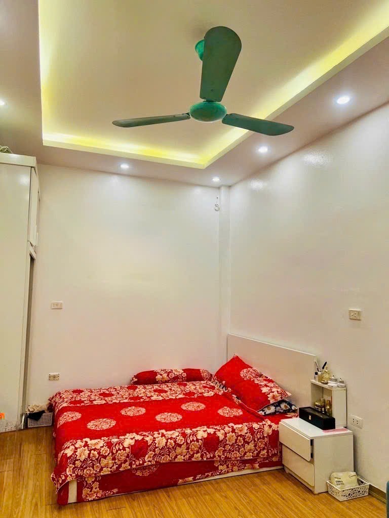 Bán nhà Hoàng Mai Nguyễn Đức Cảnh 26m2 - 4 Tầng Full Nội Thất - Giá 2.95 Tỷ