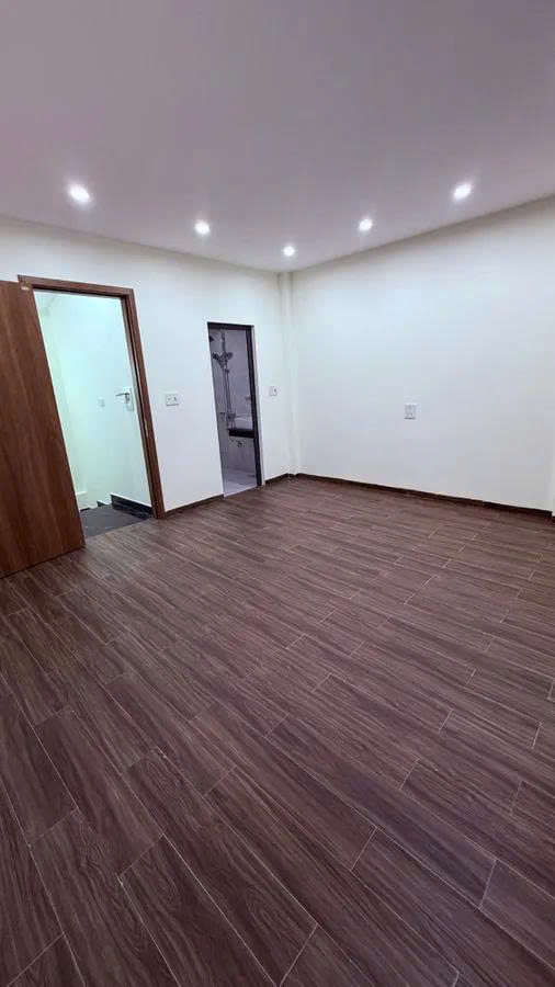 Bán nhà tổ 6 Yên Nghĩa 36 m2 x 5 Tầng Ô TÔ đỗ cửa – Nhà đẹp ở ngay – Gía 5.24 tỷ