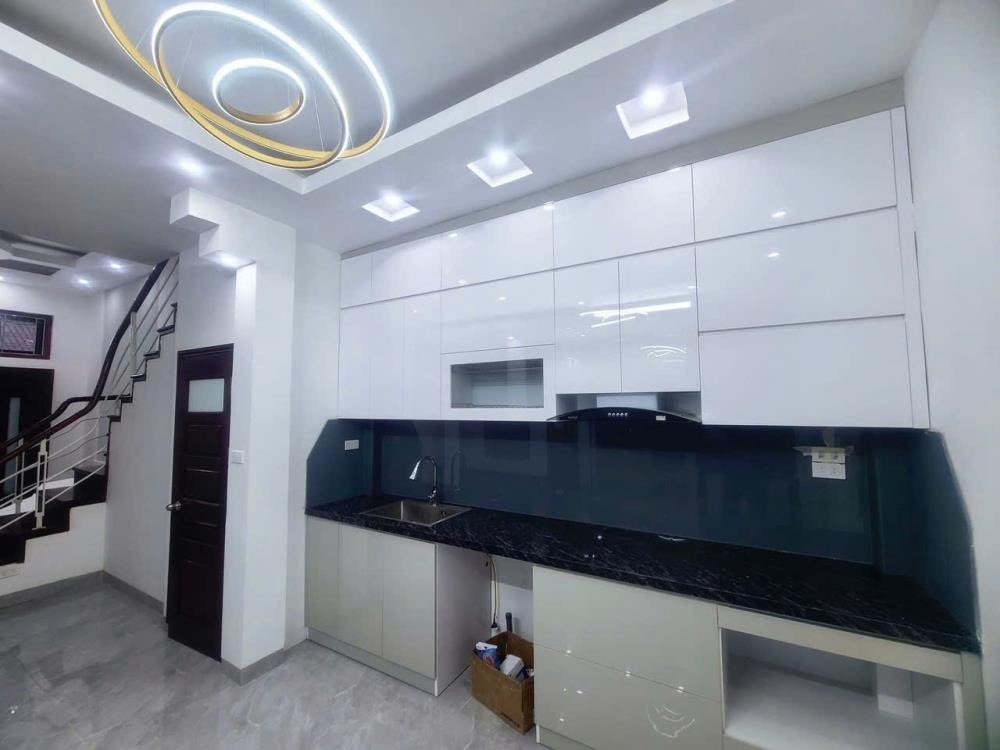 Bán nhà phố Lê Văn Lương 37m2, 5 tầng, 8.8 tỷ - Ngõ ô tô, tiện ích đầy đủ