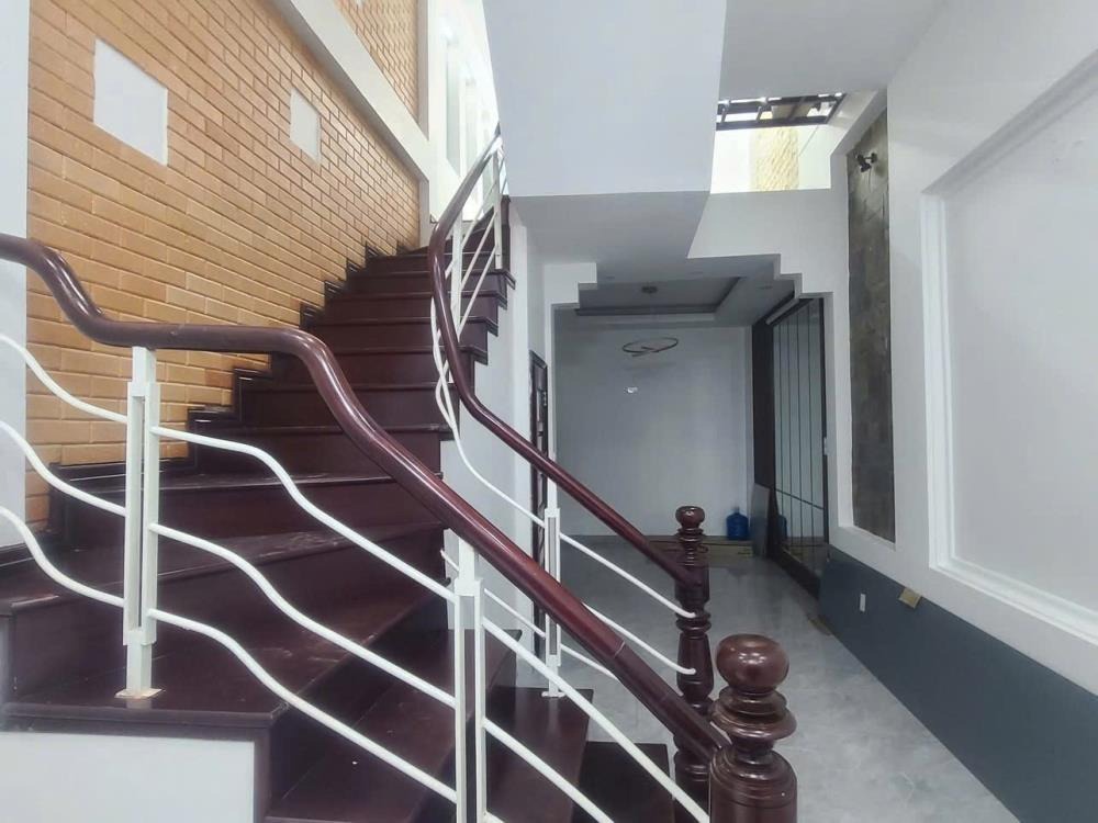 Bán nhà phố Lê Văn Lương 37m2, 5 tầng, 8.8 tỷ - Ngõ ô tô, tiện ích đầy đủ