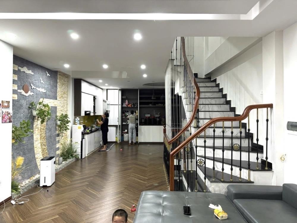 Bán nhà mặt ngõ thông, bờ sông Sét - Vị trí đắc địa, kinh doanh sinh lời