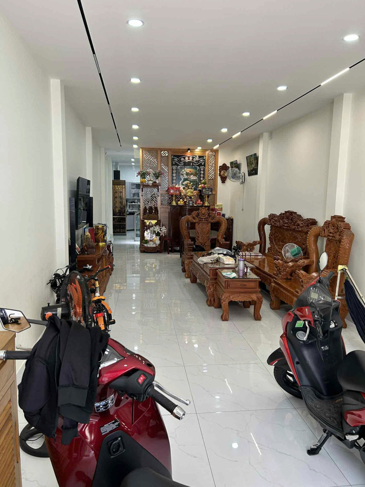Chính Chủ Bán HXH Lê Thị Bạch Cát, P.11, Q.11: 4.15x20m, Giá Tốt Nhất Khu Vực, 11.5 tỷ