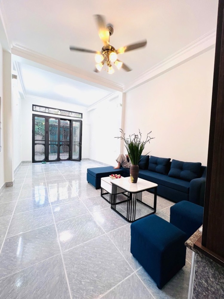 BÁN NHÀ ĐỨC GIANG, LONG BIÊN- LÔ GÓC, 40M-NHỈNH 8 TỶ(TL)