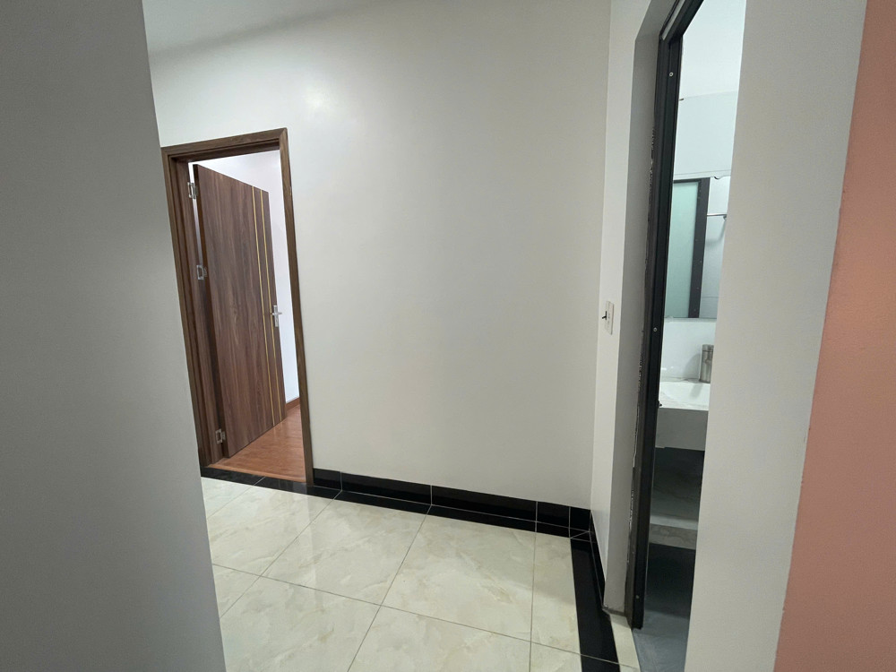 Hiếm!!!! Thượng Cát Nhà Mới 5 Tầng Lô Góc Thang Máy Oto VF3  43m2x5TxMT4m Chỉ 5.85 tỷ