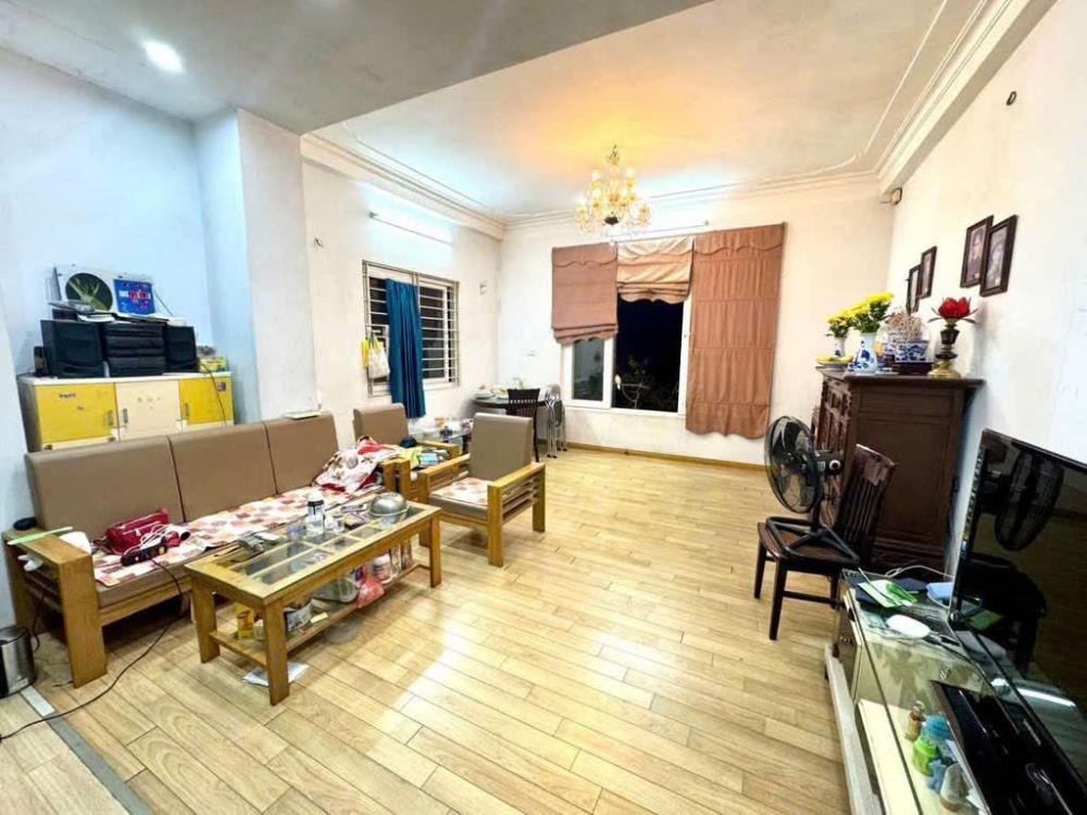 Nhà Góc Hai Thoáng, Vị Trí Vàng - Chỉ 16 Tỷ Ra Hồ Tây