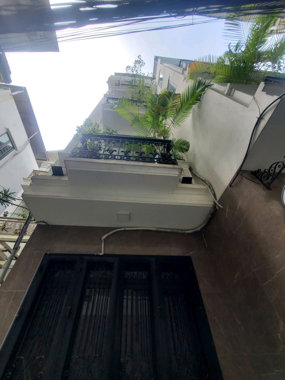 Bán nhà Ngọc Lâm, Long Biên 5 tầng, 35m² - Ô tô đỗ cửa, 7 tỷ