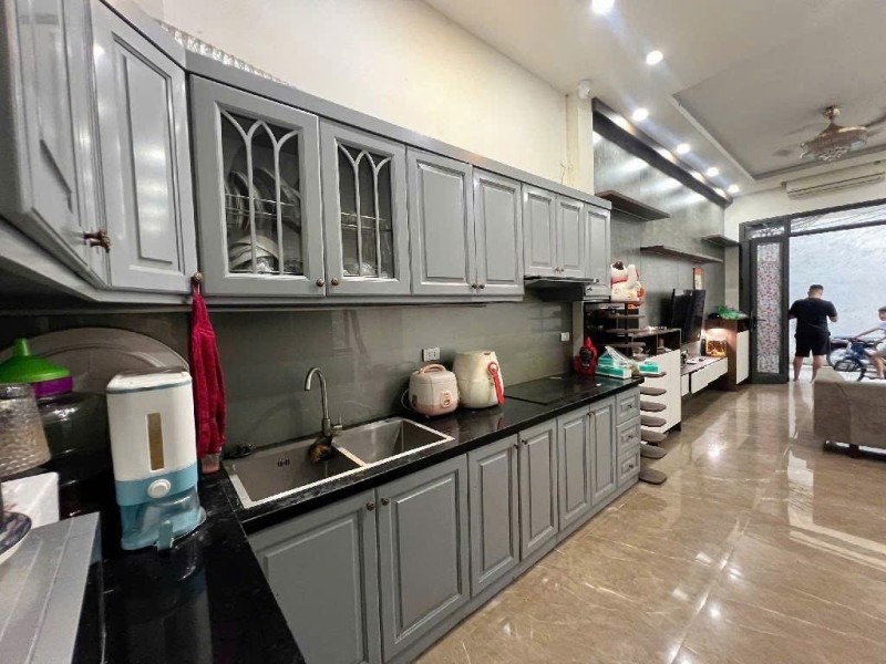 Bán nhà Ngọc Lâm, Long Biên 5 tầng, 35m² - Ô tô đỗ cửa, 7 tỷ